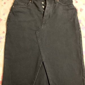 Black Jean Old Navy Skirt. Size 8. But more like a 7-8
